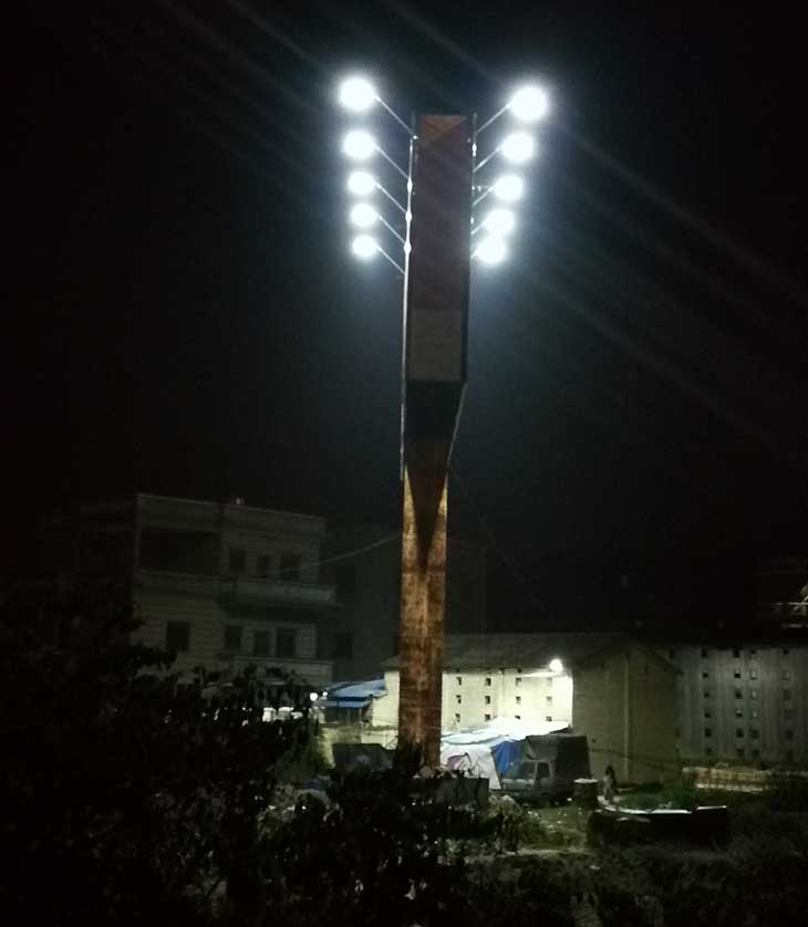 供應(yīng)銷售福建免接線光能廣告燈