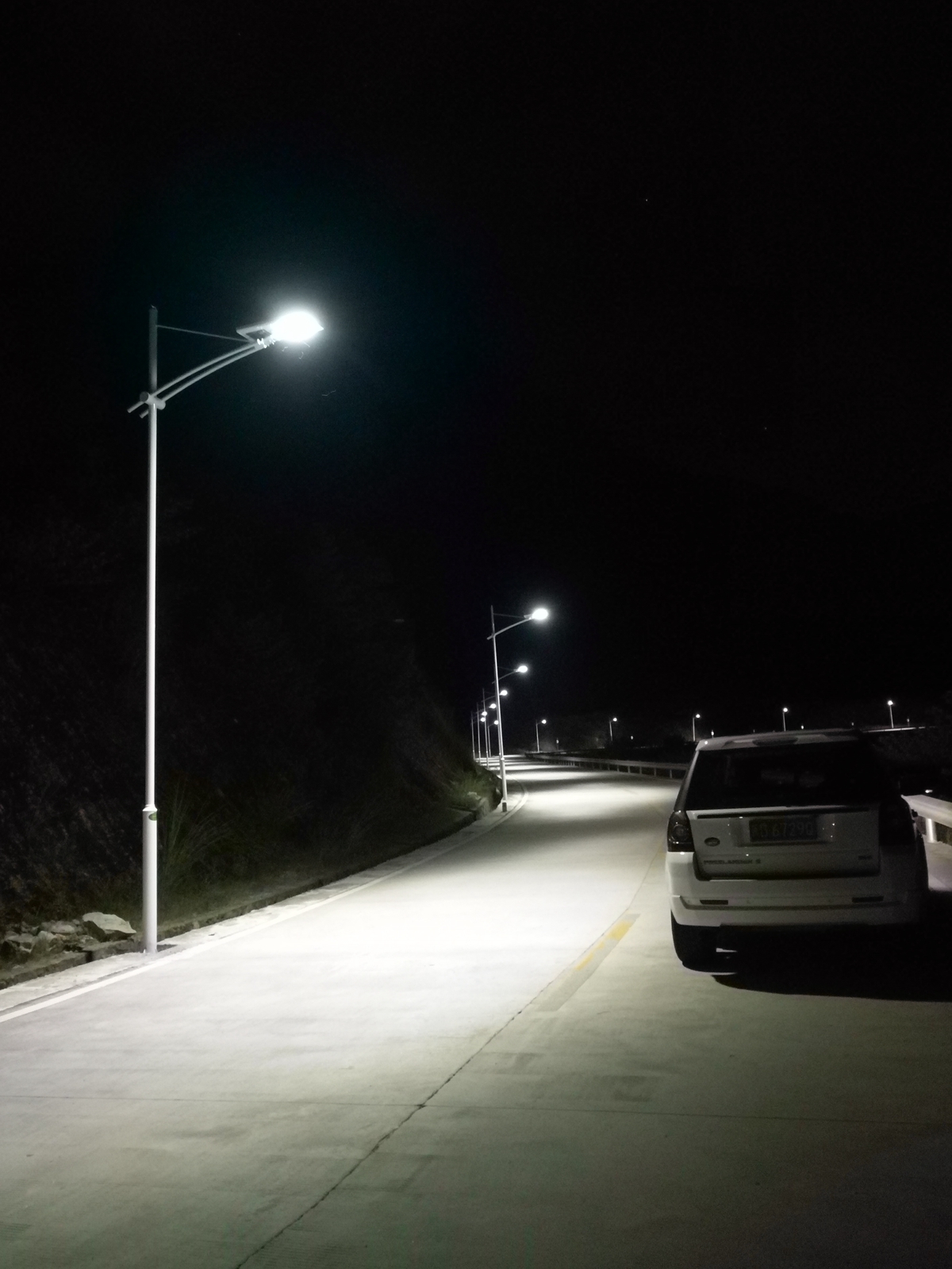 免電費(fèi)光能路燈