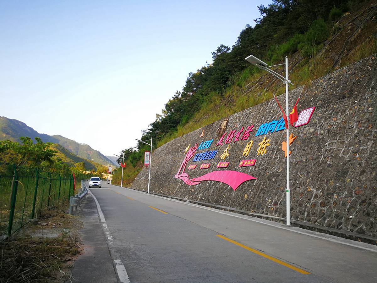 免接線(xiàn)免維護(hù)微光路燈
